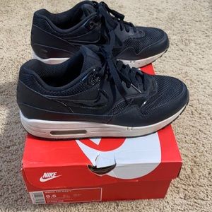 Nike Air Max 1 shoes